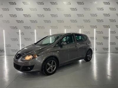 Usado Seat Altea Ecomotive 105 CV (77 kW) 2014 Gris Monovolumen