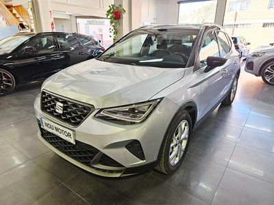 Usado Seat Arona FR 115 CV (84 kW) 2024 Gris / plata SUV