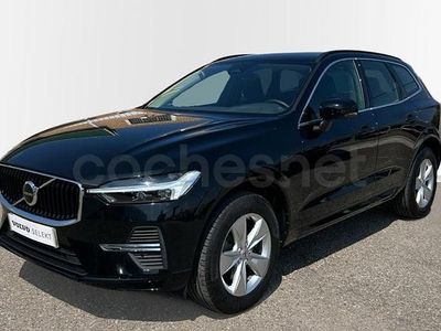 Käytetty Volvo XC60 Core 197 HP (144 kW) 2022 Musta Katumaasturi