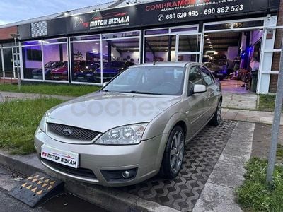 Usado Ford Mondeo Titanium 155 CV (114 kW) 2006 Beige Berlina