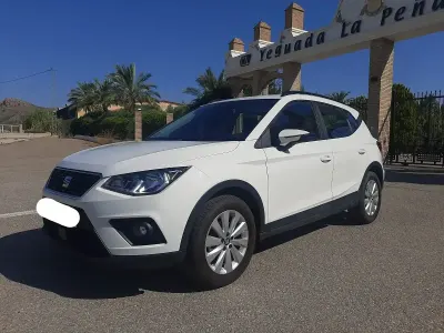 Usado Seat Arona Style 95 CV (69 kW) 2020 Blanco SUV