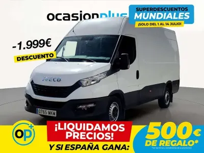 Usado Iveco Daily 136 CV (100 kW) 2019 Blanco Van
