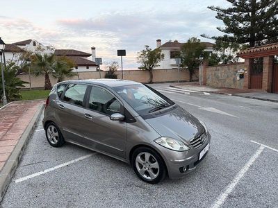 Usado Mercedes A180 Elegance 109 CV (80 kW) 2004 Beige Monovolumen