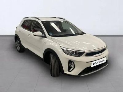 Käytetty Kia Stonic 101 HP (74 kW) 2021 Valkoinen Katumaasturi