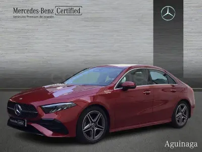 Usado Mercedes A180 116 CV (85 kW) 2024 Granate Berlina