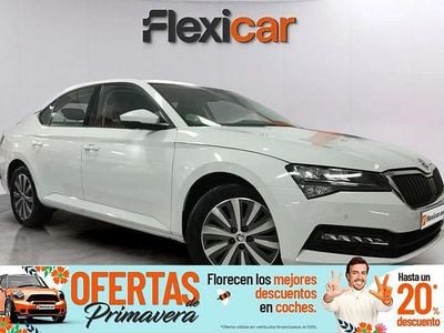 Usado Skoda Superb Style 150 CV (110 kW) 2022 Blanco Familiar