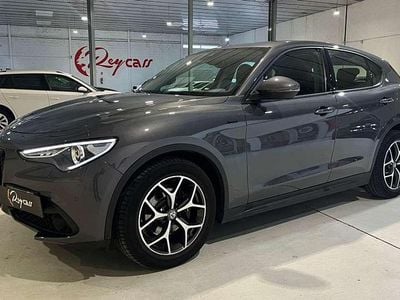 Usado Alfa Romeo Stelvio Sprint 190 CV (139 kW) 2021 Gris SUV