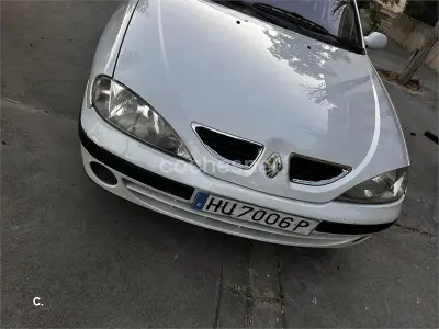 Usado Renault Mégane 95 CV (69 kW) 1999 Blanco Berlina