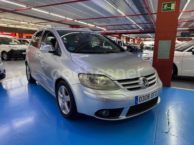 Usado VW Golf Plus Cross Highline 122 CV (89 kW) 2008 Gris / plata Monovolumen