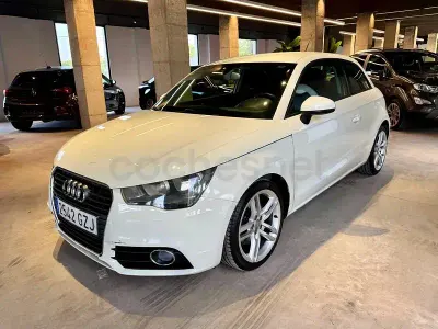 Käytetty Audi A1 Attraction 105 HP (77 kW) 2011 Valkoinen Viistoperä