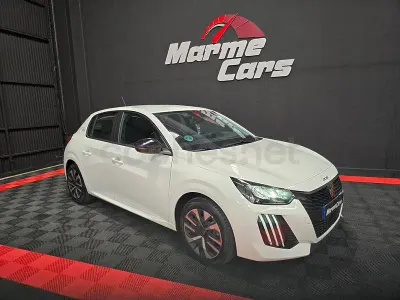 Usado Peugeot 208 Allure 100 CV (73 kW) 2025 Blanco Utilitario