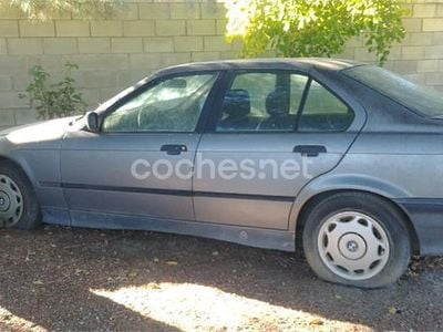 Usado BMW 318 113 CV (83 kW) 1993 Gris / plata Berlina