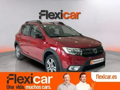 Usado Dacia Sandero Comfort 90 CV (66 kW) 2019 Rojo