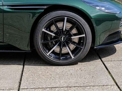 Aston Martin DB11