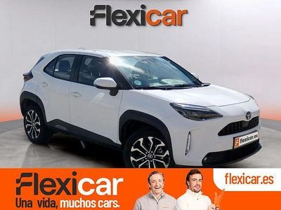Usado Toyota Yaris Hybrid Active 116 CV (85 kW) 2022 Blanco