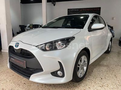 Blanco Usado 2024 Toyota Yaris Hybrid Active Berlina | 19.990 € (Buen precio)