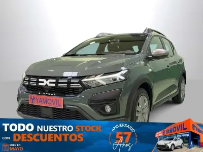 Usado Dacia Sandero Expression 101 CV (74 kW) 2023 Verde Utilitario