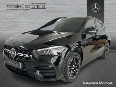 Usado Mercedes GLA200 150 CV (110 kW) 2025 Negro cosmos SUV