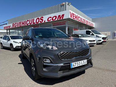 Usado Kia Sportage 136 CV (100 kW) 2021 Gris / plata SUV