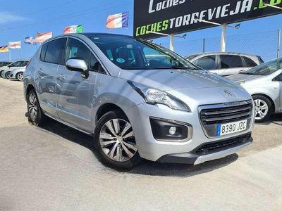 Usado Peugeot 3008 Allure 120 CV (88 kW) 2016 Gris Monovolumen