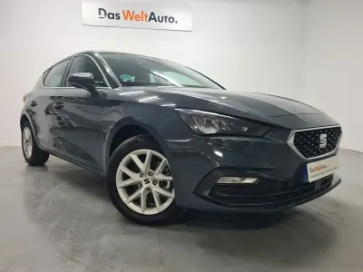 Begagnad Seat Leon Style 116 HK (85 kW) 2025 Blå Sedan