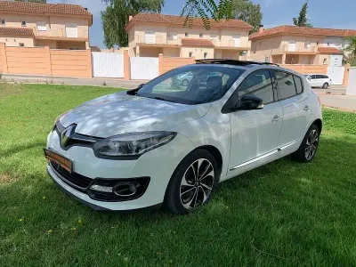 Usado Renault Mégane Bose Edition 130 CV (95 kW) 2015 Blanco Berlina