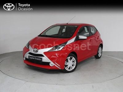 Rojo Usado 2015 Toyota Aygo X-play Utilitario | 9690 € (Precio justo)