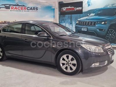 Gris / plata Usado 2010 Opel Insignia Edition Berlina | 7495 € (Un poco caro)