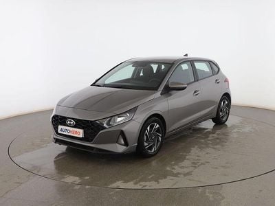 Usado Hyundai i20 101 CV (74 kW) 2022 Gris Utilitario