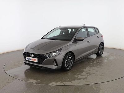 Usado Hyundai i20 101 CV (74 kW) 2022 Gris Utilitario