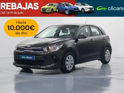 Usado Kia Rio 84 CV (61 kW) 2017 Marrón Berlina