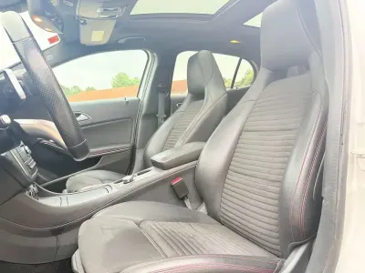 Usado Mercedes GLA200 AMG line 136 CV (100 kW) 2017 Gris SUV