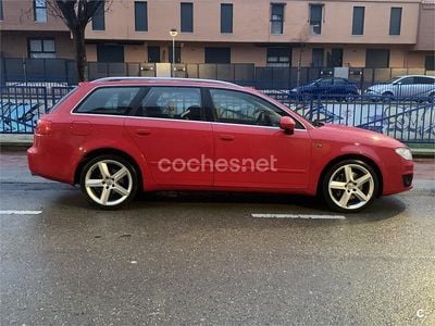 Usado Seat Exeo Style 200 CV (147 kW) 2009 Rojo Familiar