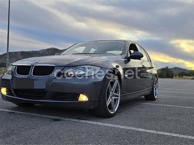 Gris / plata Usado 2006 BMW 330 Berlina | 5000 €