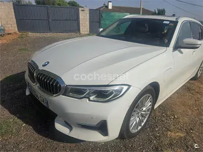 Usado BMW 330e Luxury Line 292 CV (214 kW) 2021 Blanco Familiar