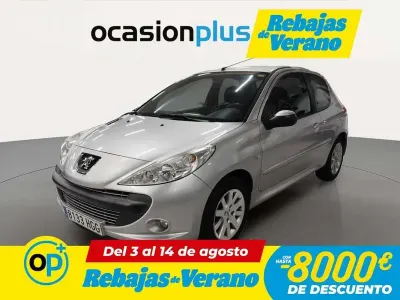 Usado Peugeot 206+ 70 CV (51 kW) 2011 Gris Utilitario