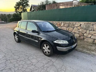 Usado Renault Mégane Dynamique 120 CV (88 kW) 2004 Negro Berlina