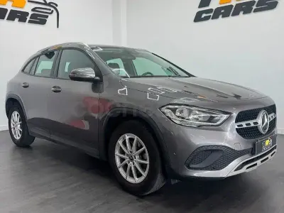 Usado Mercedes GLA200 150 CV (110 kW) 2020 Gris / plata SUV