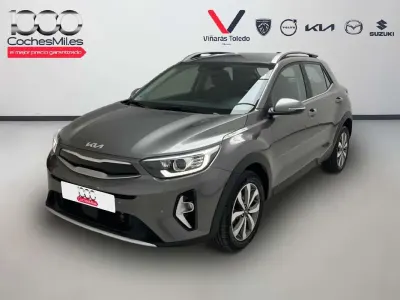 Usado Kia Stonic 101 HP (74 kW) 2024 Cinzento SUV