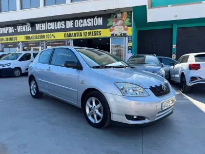 Usado Toyota Corolla Terra 110 CV (80 kW) 2004 Gris / plata Berlina