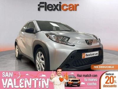 Usado Toyota Aygo Play 72 CV (52 kW) 2024 Gris / plata Utilitario