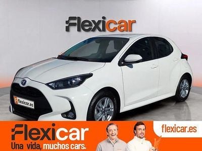 Usado Toyota Yaris Hybrid Active 116 CV (85 kW) 2021 Blanco