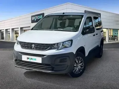 Usado Peugeot Rifter Active 100 CV (73 kW) 2022 Blanco Monovolumen