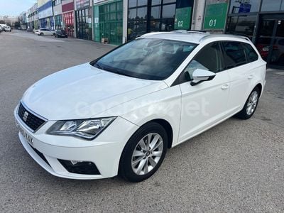 Usado Seat Leon Style 115 CV (84 kW) 2019 Blanco Familiar