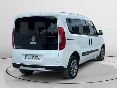 Usado Fiat Doblò Trekking 120 CV (88 kW) 2022 Blanco Monovolumen