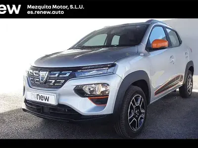 Usado Dacia Spring Comfort Plus 33 kW (45 CV) 2023 Gris Utilitario