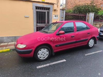 Usado Citroën Xsara 70 CV (51 kW) 1998 Rojo Berlina