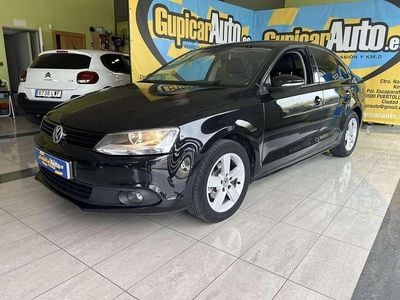 Usado VW Jetta Advance 105 CV (77 kW) 2011 Negro Berlina