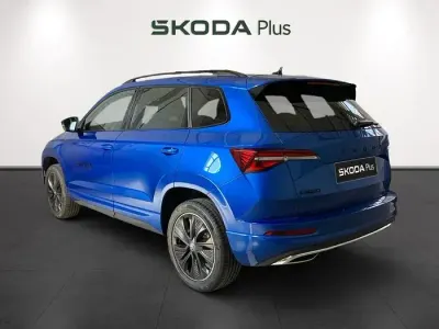 Usado Skoda Karoq SportLine 150 CV (110 kW) 2025 Azul SUV
