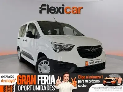 Usado Opel Combo Edition 102 CV (75 kW) 2022 Blanco Monovolumen